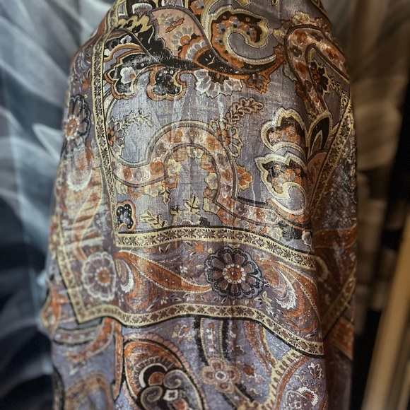 Vintage Oscar De La Renta wrap - Picture 3 of 5